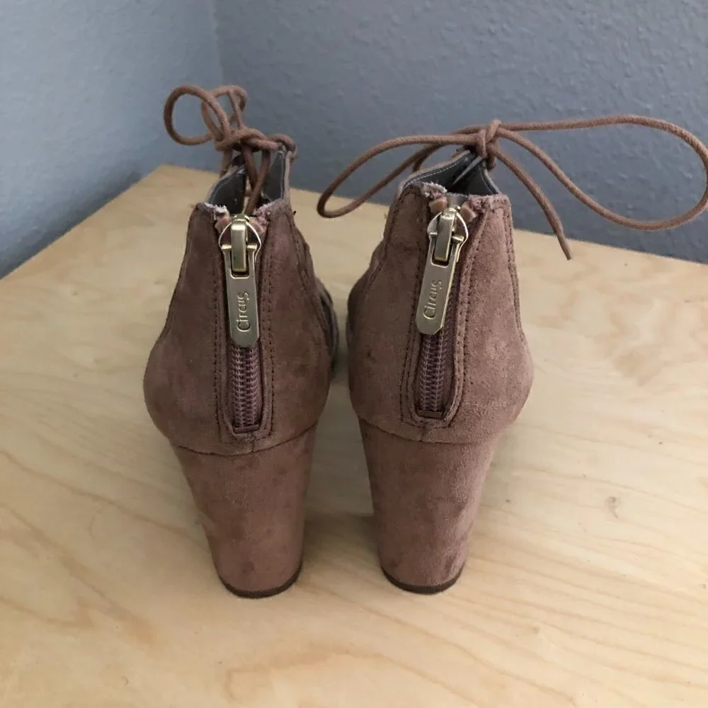 Circus by Sam Edelman Emilia Heeled Sandals Women's size 6.5 Tan Strappy Caged